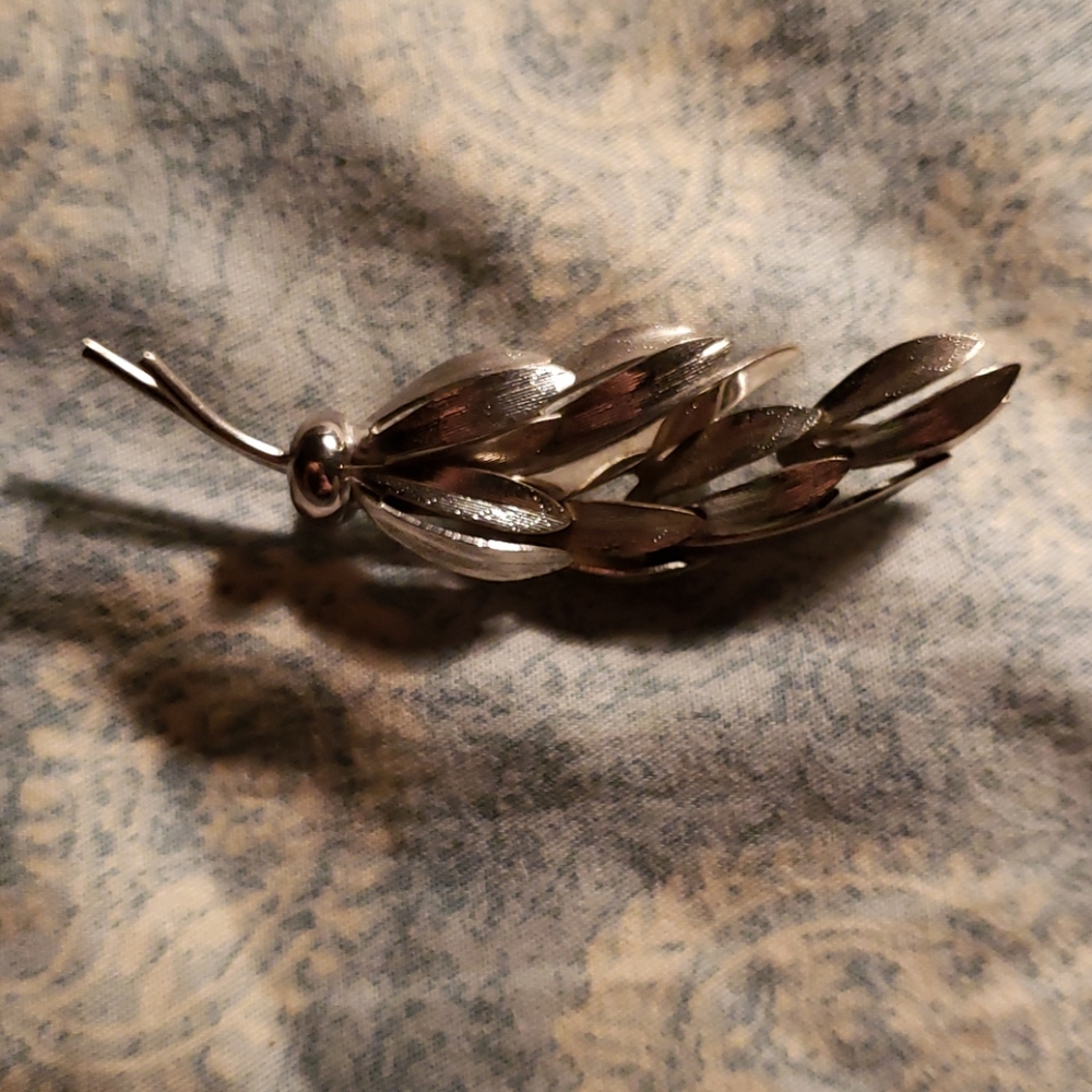 Vintage Olive Branch Brooch
